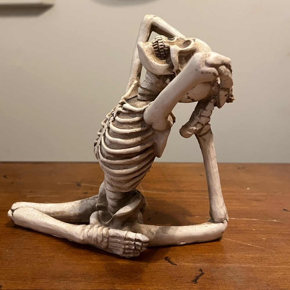 Skeleton figure statue yoga pose Halloween home decor